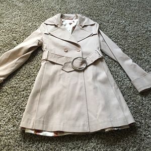 Gorgeous unworn trench coat