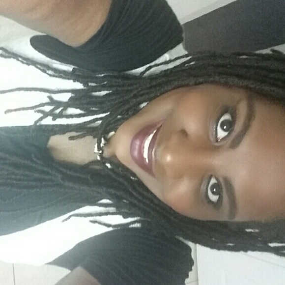 Meet your Posher, Natifa - Picture 2 of 2