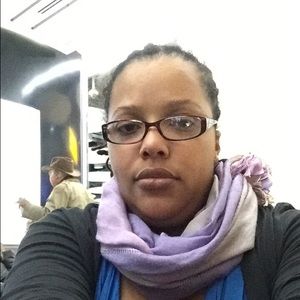 Meet your Posher, Nia