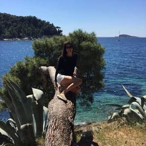 Meet your Posher, Frances