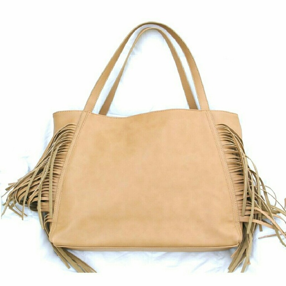 ☆HP☆ Hugo boho fringe bag in light brown, taupe - Picture 2 of 4