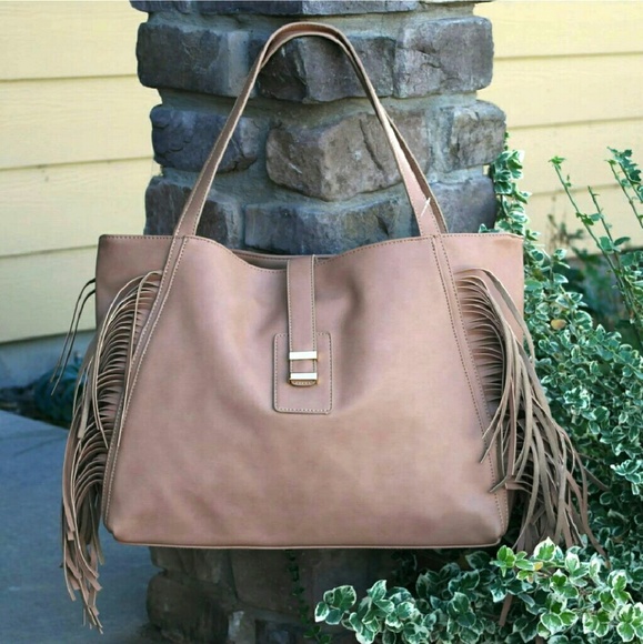 ☆HP☆ Hugo boho fringe bag in light brown, taupe - Picture 4 of 4