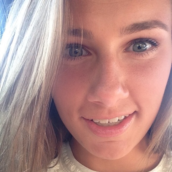 Meet your Posher, Myla