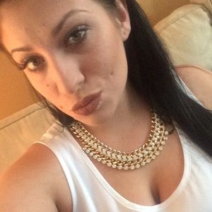 Meet your Posher, Noelle