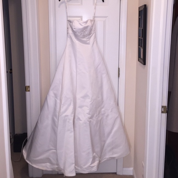 Gloria Vanderbilt Dresses & Skirts - 👰🏾Gloria Vanderbilt strapless wedding dress 💍 Gloria Vanderbilt Dresses & Skirts - 👰🏾Gloria Vanderbilt strapless wedding dress 💍
