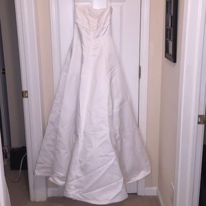 Gloria Vanderbilt Dresses - 👰🏾Gloria Vanderbilt strapless wedding dress 💍 Gloria Vanderbilt Dresses - 👰🏾Gloria Vanderbilt strapless wedding dress 💍