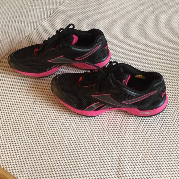 Reebok simply tone tennis shoes