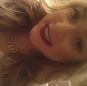 Meet your Posher, Stephany
