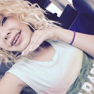 Meet your Posher, Kayla