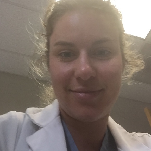 Meet your Posher, Danielle - Picture 1 of 1