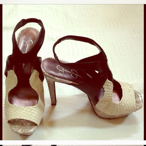 Jessica Simpson size 8 pumps