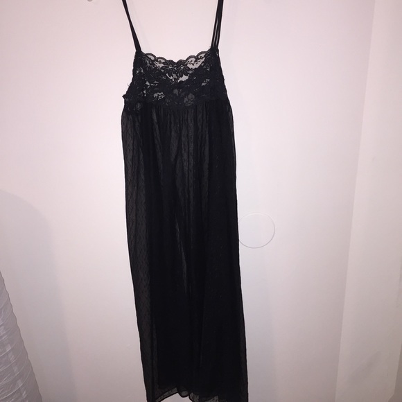 Nighty - Picture 3 of 3