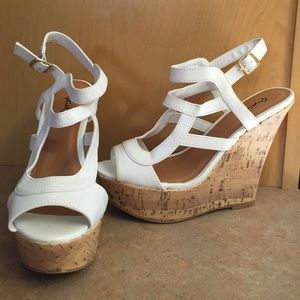 Qupid white wedges.