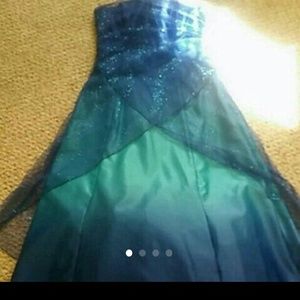 Formal dress only worn once!