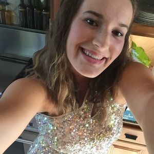 Meet your Posher, Abbey