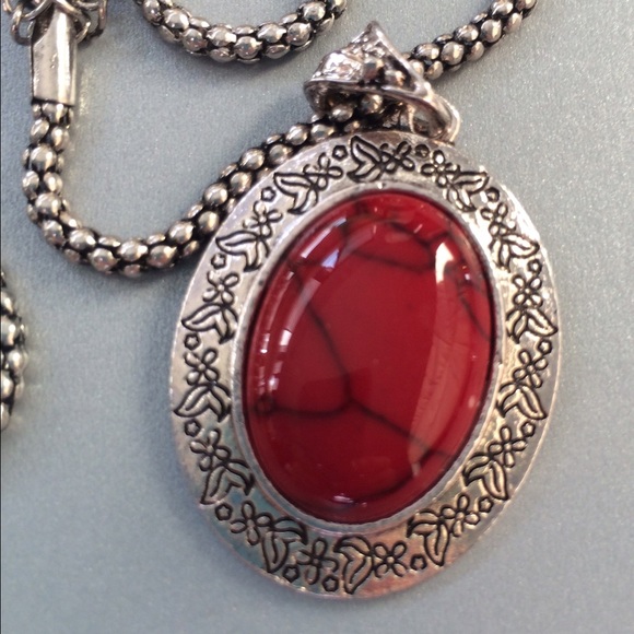 Jewelry - Pretty Red Coral and Silver Plate Necklace ❤️SALE
