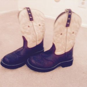 Size 7 Ariat Ropers