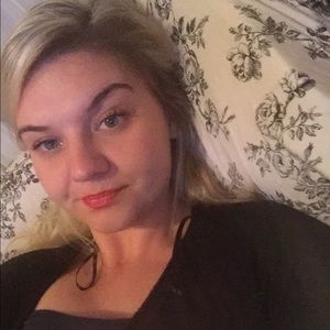 Meet your Posher, Courtney