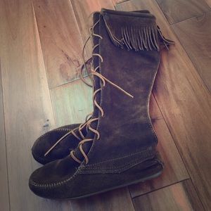 Brown Minnetonka Boots Amazing Condition