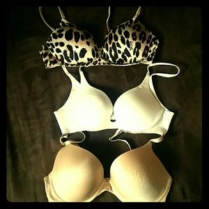 *SOLD*Vs bras