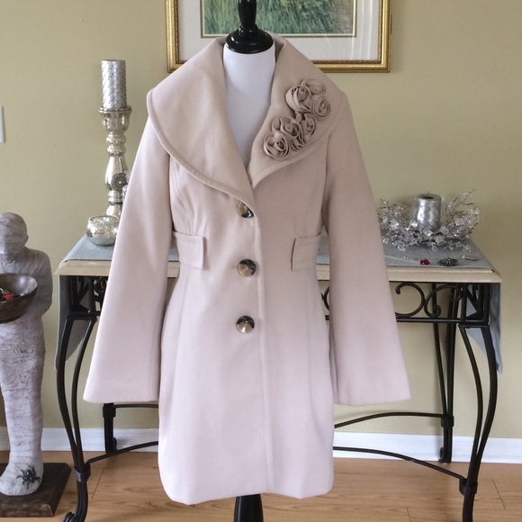 Jessica Simpson Jackets & Blazers - JESSICA SIMPSON ROSETTE COLLAR COAT