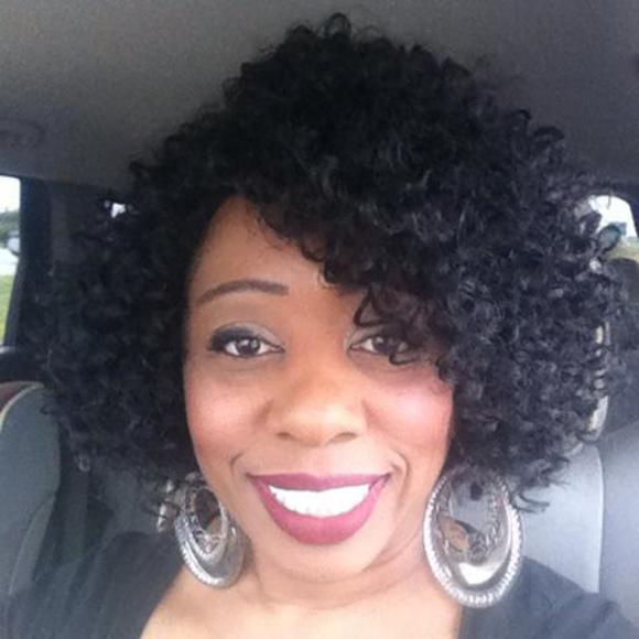 Meet your Posher, Jacqueline