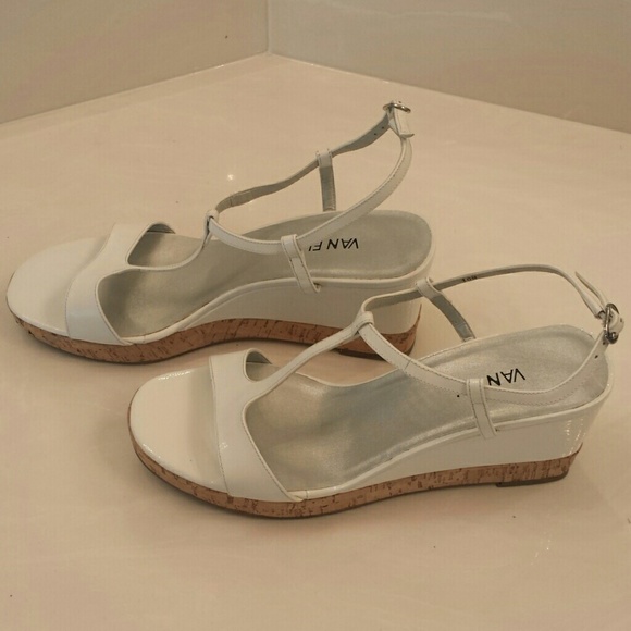 Shoes - Picture 3 of 4