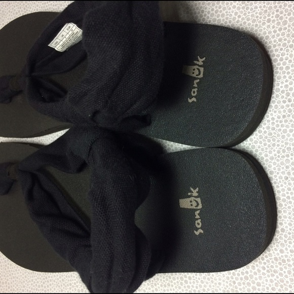 🔹SOLD🔹 Yoga Slingshot Flip Flops - Picture 3 of 4