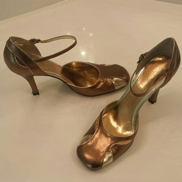 Shoes - Picture 2 of 4