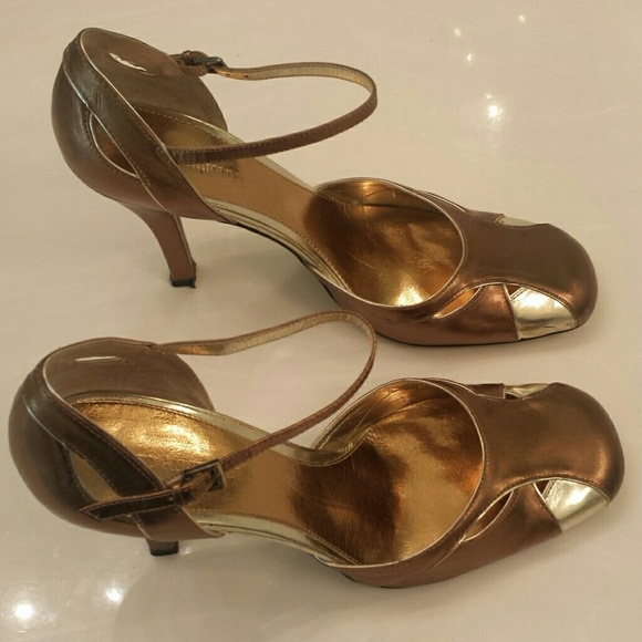 Shoes - Picture 3 of 4