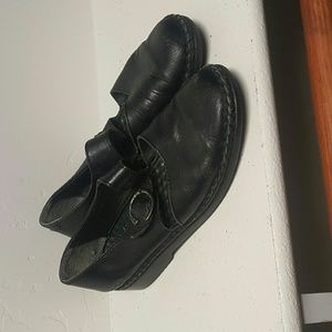 Air massage shoes for women