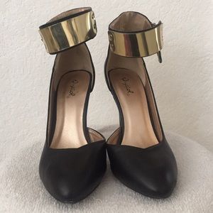 Round Toe Pumps With Gold Plated Ankle Straps