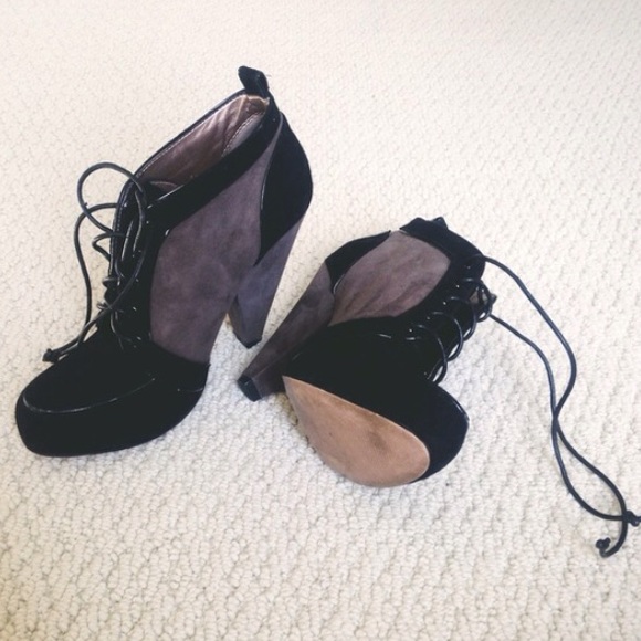 Black and grey suede booties!
