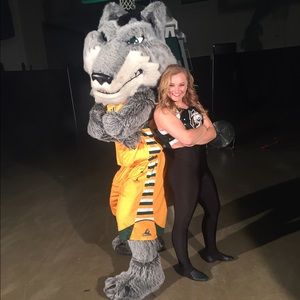 Meet your Posher, Laura