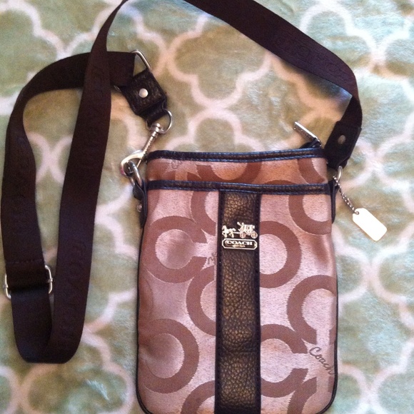 Knockoff Coach crossbody purse