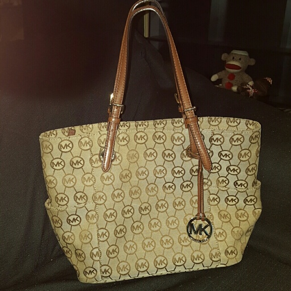 MICHAEL Michael Kors Handbags - Micheal Kors blocks monogram signature tote