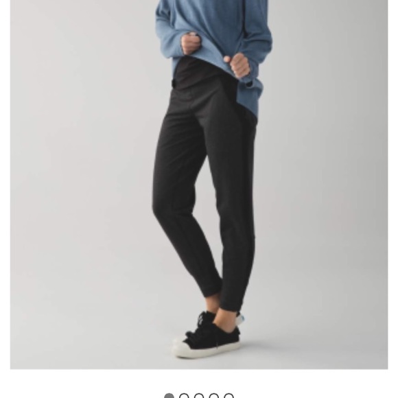 Euc lululemon bolt sweatpants. In mini coast camo