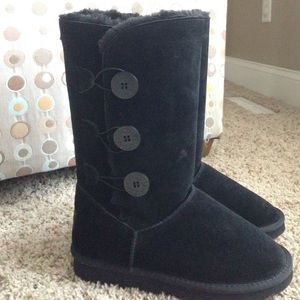Black UGG boots size 7/8