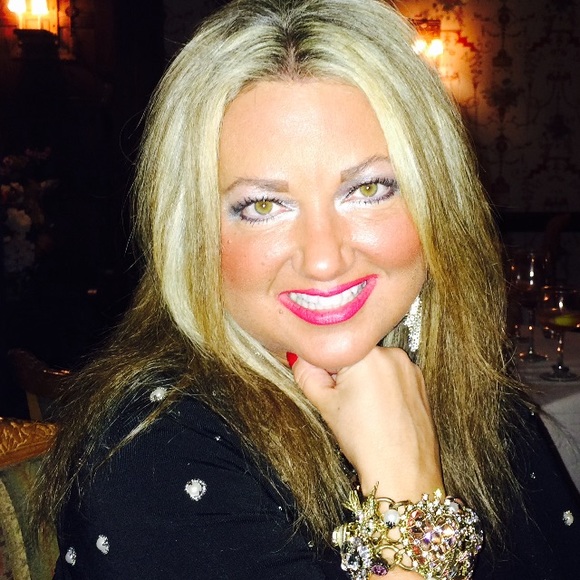 Meet your Posher, Margo