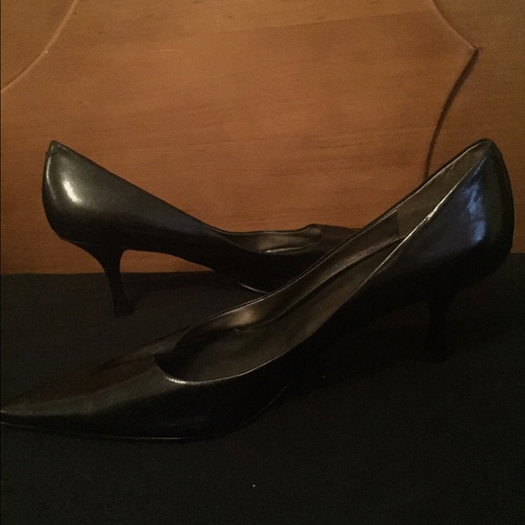 Nine West pointy toe black heels