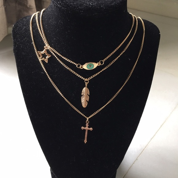 3 Tier Beautiful Necklace in gold