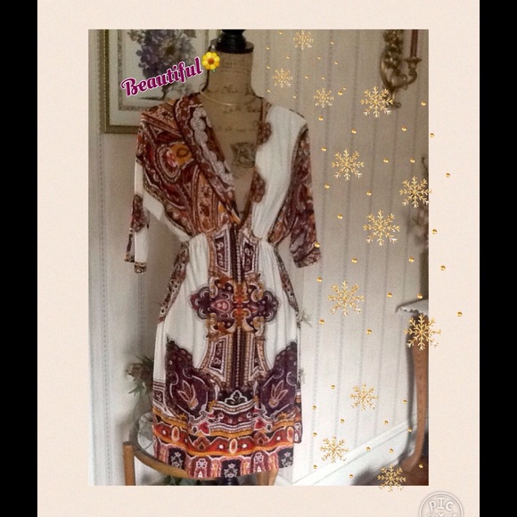 ✨Perfect ( anytime of-the-year ) Tunic✨ - Picture 3 of 4