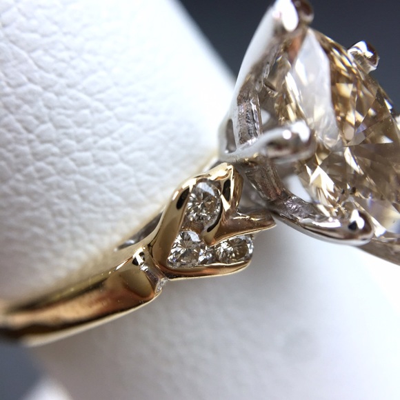 14K Diamond Marquise Wedding Engagement Ring - Picture 2 of 4