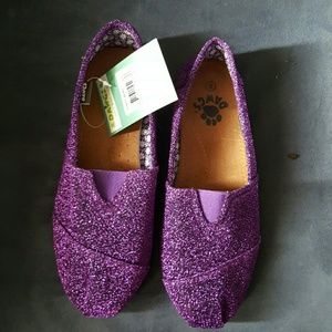Purple sparkling shoes