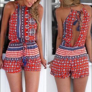 🔸🔸Open back strappy romper size XS-S🔸🔸