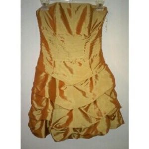 STRAPLESS GOLD PARTY DRESS!!