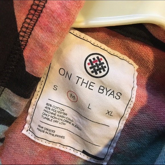 Tribal Print Hoodie - Picture 4 of 4