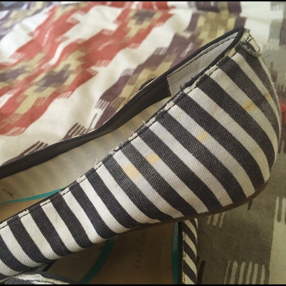 Canvas striped pointed toe shoes - Picture 3 of 3
