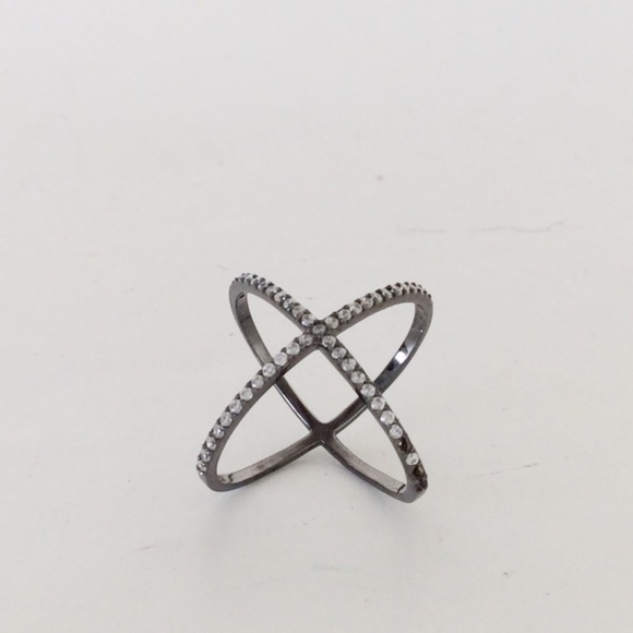 Jewelry - Silver rhinestone statement ring