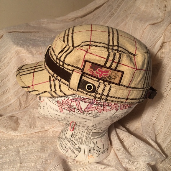 Fox Women's Plaid Hat with leather details